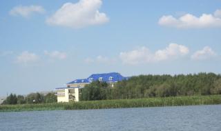 圣水湖畔主题曲 圣水湖畔主题曲