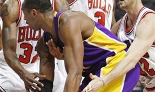 奥尼尔扣碎篮板集锦 奥尼尔扣碎篮板集锦