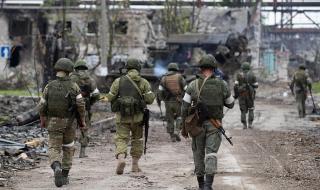 亚速钢铁厂内还有谁 亚速钢铁厂内还有谁